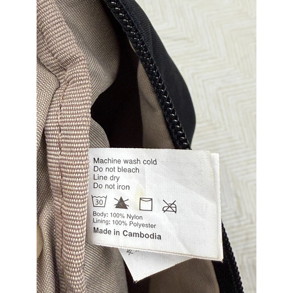 Baggallini Flip Zip Medium Crossbody Bag Black Adjustable Strap *READ - Picture 12 of 15